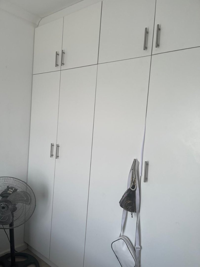 To Let 2 Bedroom Property for Rent in Cravenby Western Cape